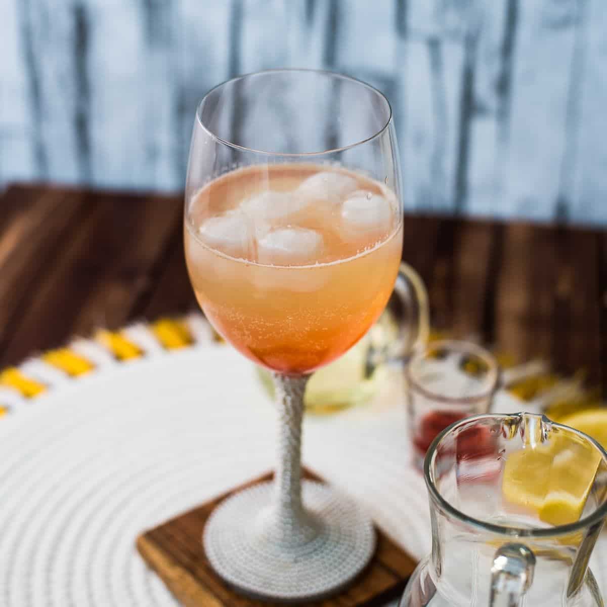 How to make a Refreshing Strawberry Spritz Cocktail - combinegoodflavors.com