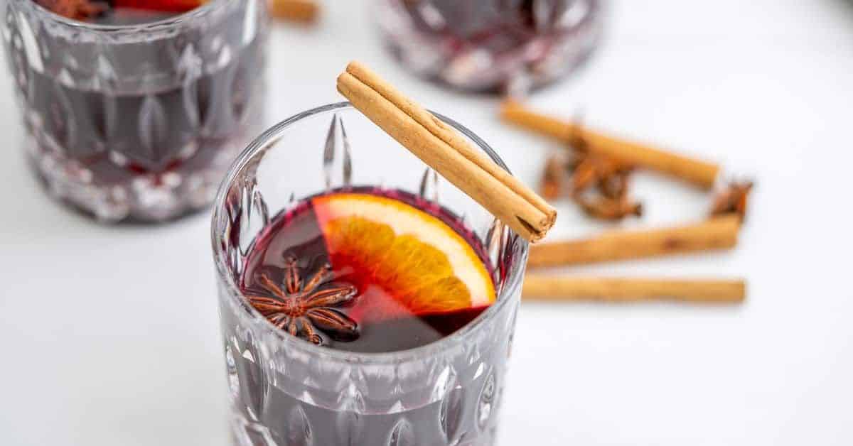 Non-alcoholic mulled wine, a special heartwarming drink for kids