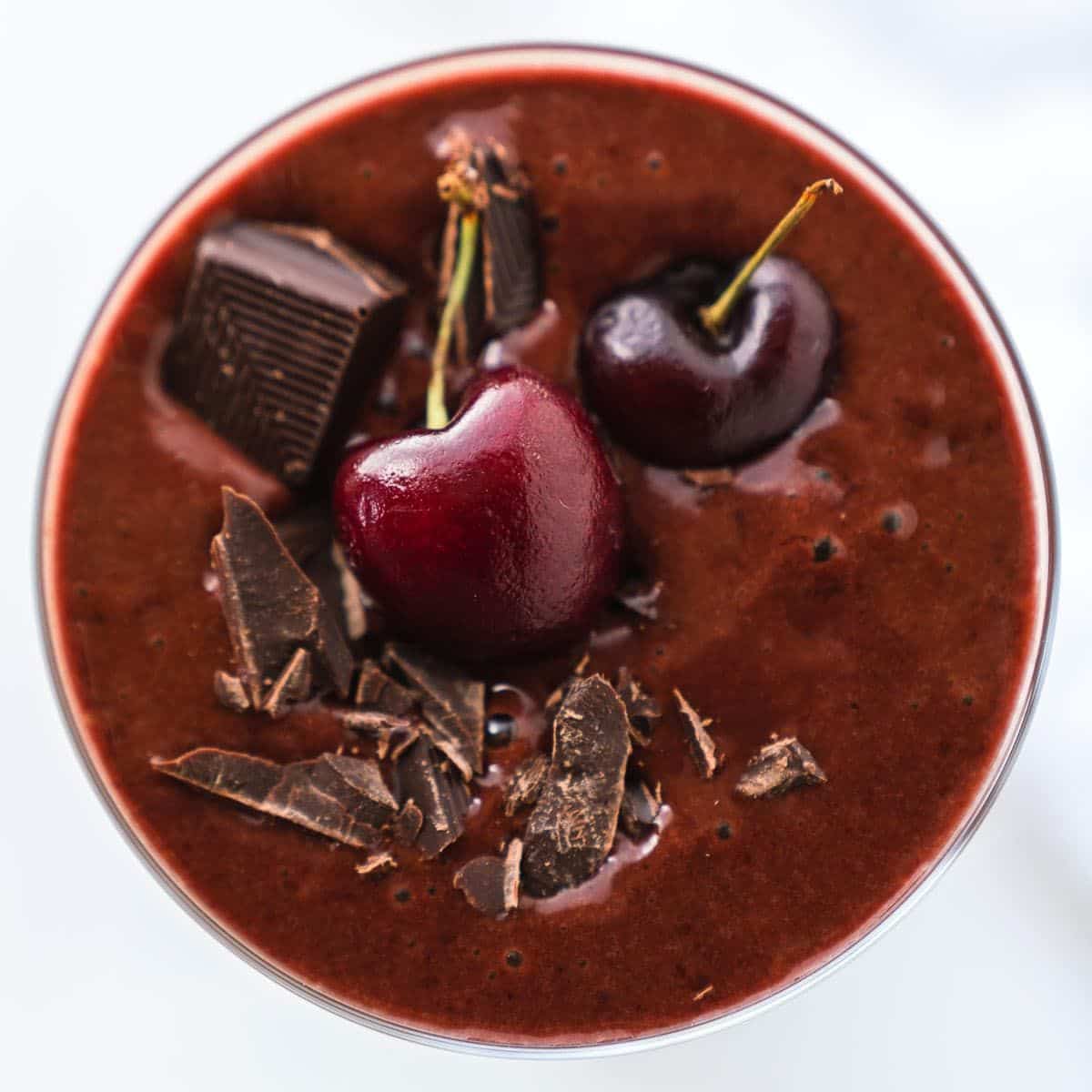 Chocolate Cherry Smoothie (Easy & Healthy!)