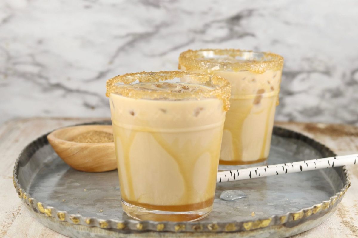 Salted Caramel Mudslide {VIDEO} - Miss in the Kitchen