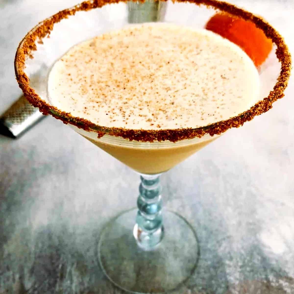 Pumpkin Spice Martini | Thanksgiving Cocktail | EmilyFabulous