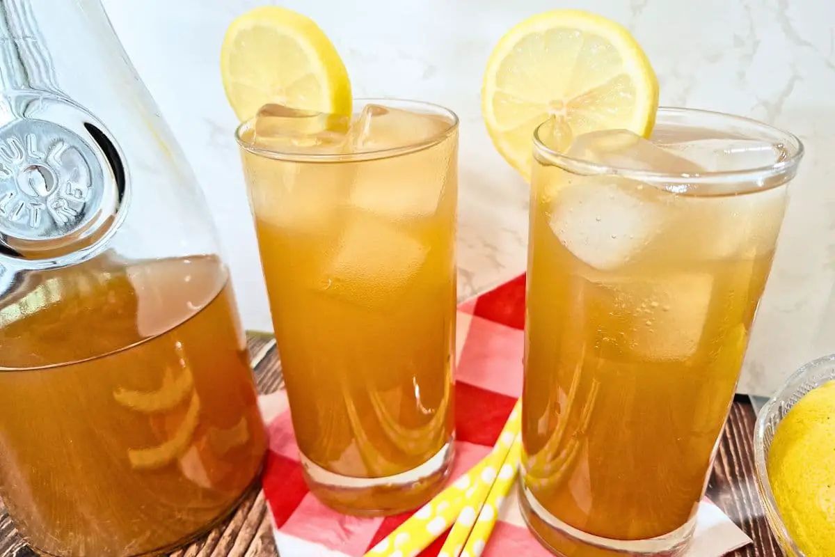 Sweet Tea Vodka Lemonade: The Hottest Summer Drink Trend - Dinners Done Quick