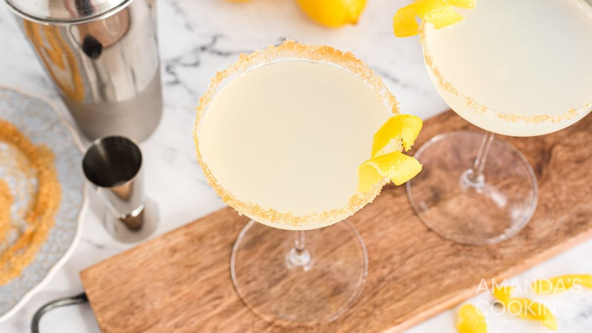 Lemon Drop Cocktail: the perfect sweet cocktail to share with friends