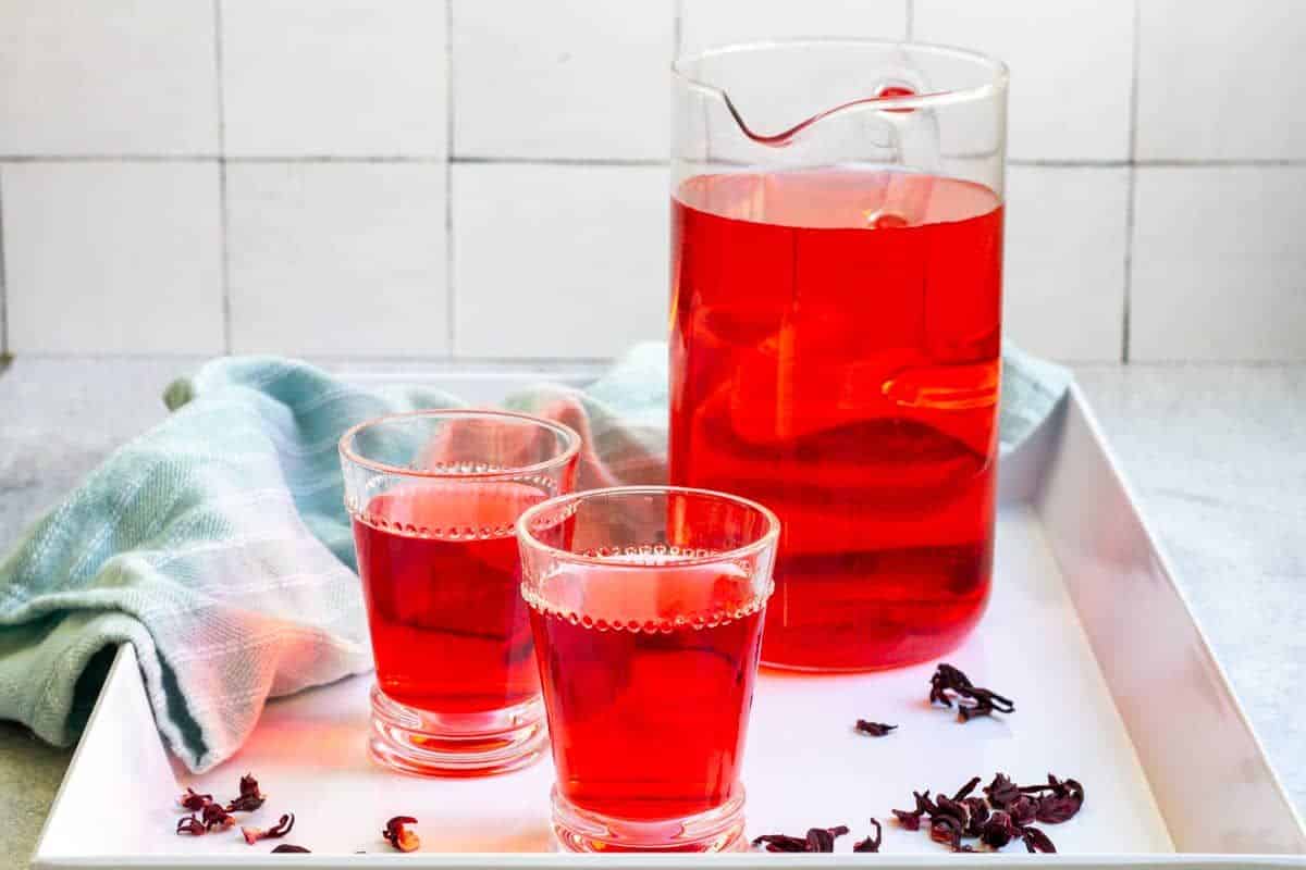 Cold-Brew Hibiscus Tea (Infused Water) - Champagne Tastes®