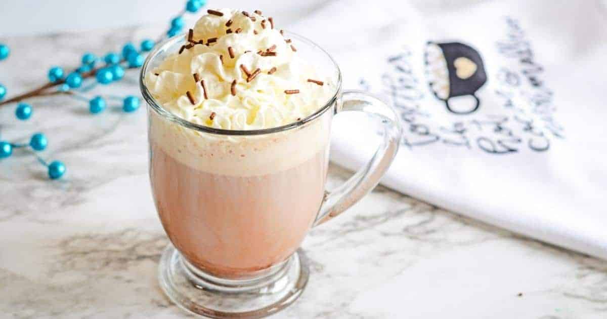 Dirty Snowman Recipe (Boozy Hot Chocolate Cocktail)