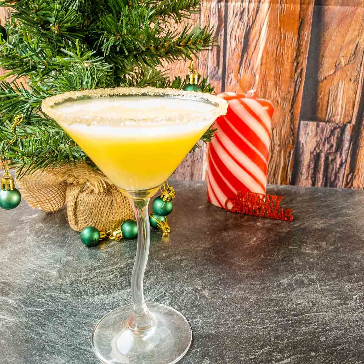 How to make a Snowball Cocktail - combinegoodflavors.com