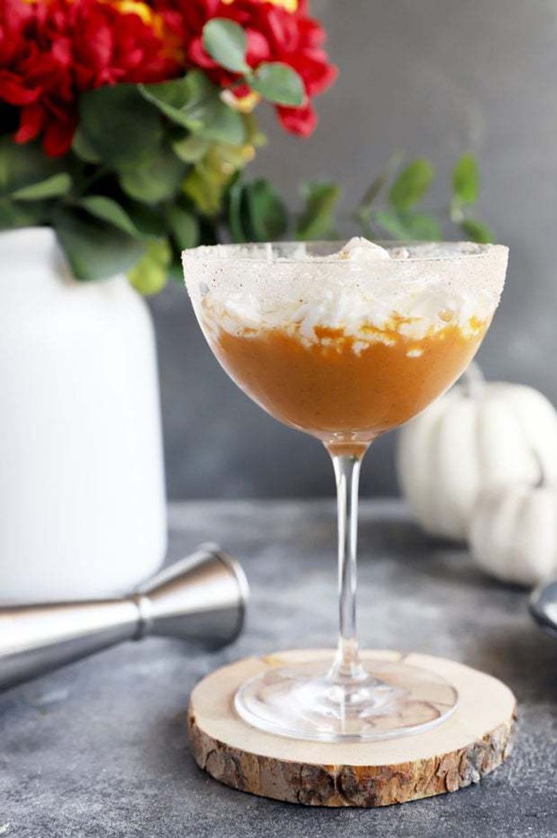 Simple Pumpkin Pie Martini Recipe | Cake 'n Knife