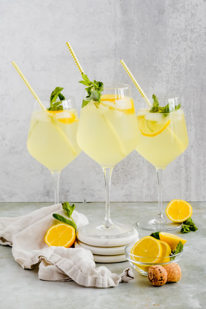 Limoncello Spritz (A Lemon Prosecco Cocktail)