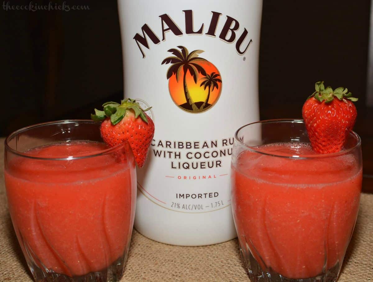 Strawberry Coconut Daiquiri - The Cookin Chicks