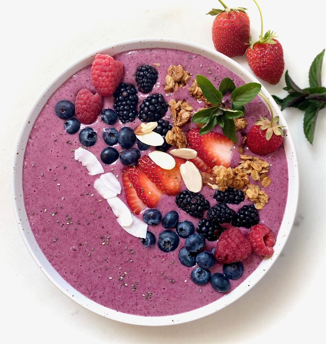 Smoothie Bowl with Berries and Bananas - The Art of Food and Wine